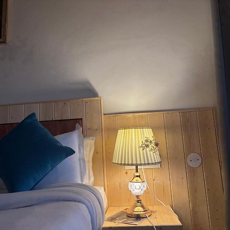 Urban Wave 2Bed Rooms By The North Edge Kasauli Eksteriør billede