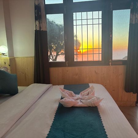 Urban Wave 2Bed Rooms By The North Edge Kasauli Eksteriør billede