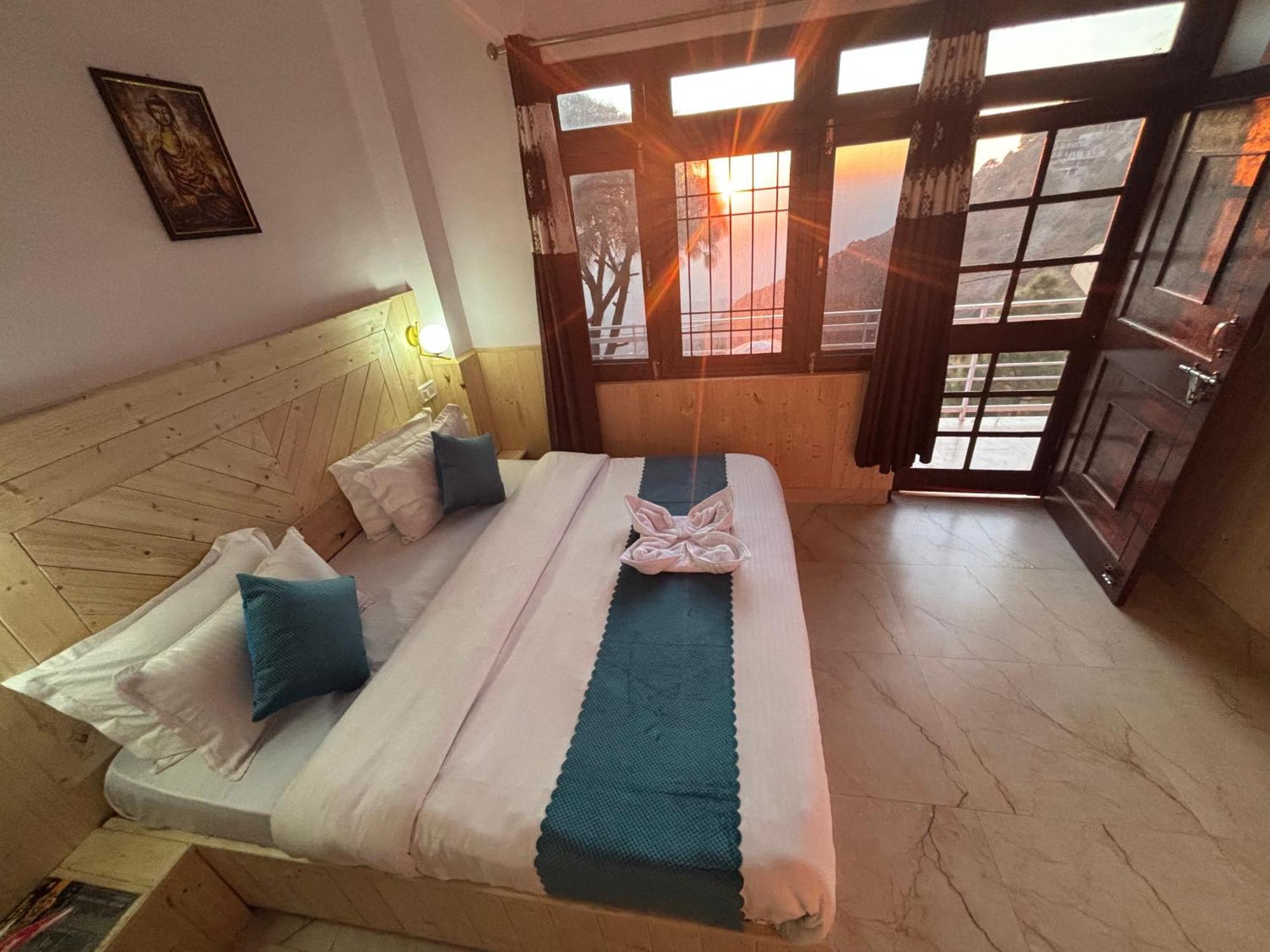 Urban Wave 2Bed Rooms By The North Edge Kasauli Eksteriør billede